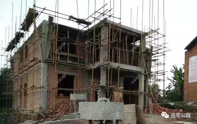 重慶農(nóng)村自建房實(shí)拍照片，75萬(wàn)蓋起的3層養(yǎng)老別墅，布局沒(méi)得挑！