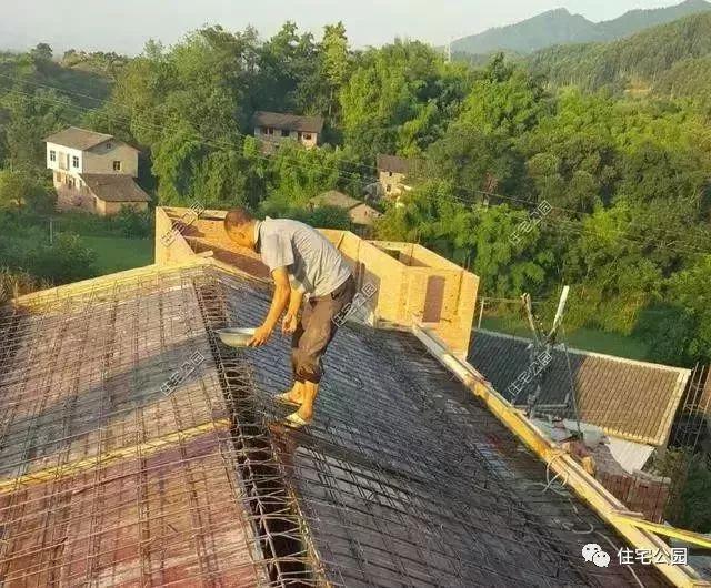 重慶農(nóng)村自建房實(shí)拍照片，75萬(wàn)蓋起的3層養(yǎng)老別墅，布局沒(méi)得挑！