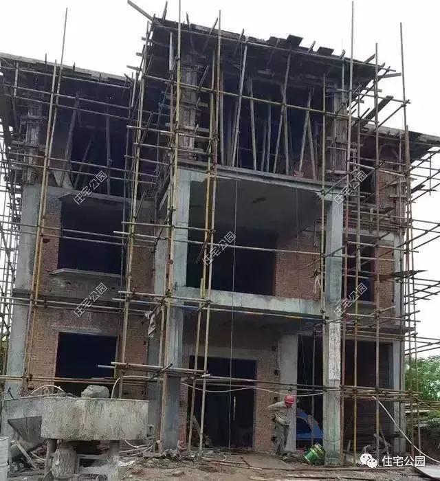 重慶農(nóng)村自建房實(shí)拍照片，75萬(wàn)蓋起的3層養(yǎng)老別墅，布局沒(méi)得挑！