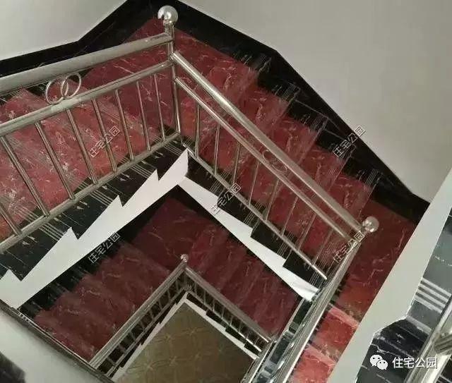 重慶農(nóng)村自建房實(shí)拍照片，75萬(wàn)蓋起的3層養(yǎng)老別墅，布局沒(méi)得挑！