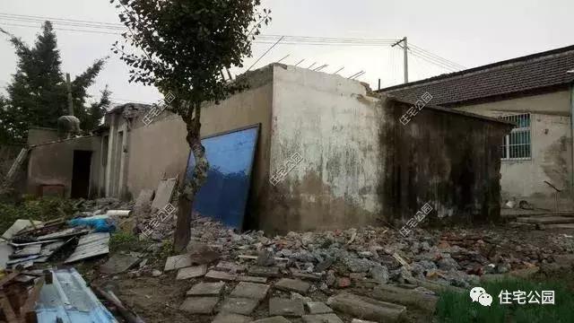 江蘇農(nóng)村花了50萬建成的平房別墅，這樣光伏發(fā)電的屋面見過么