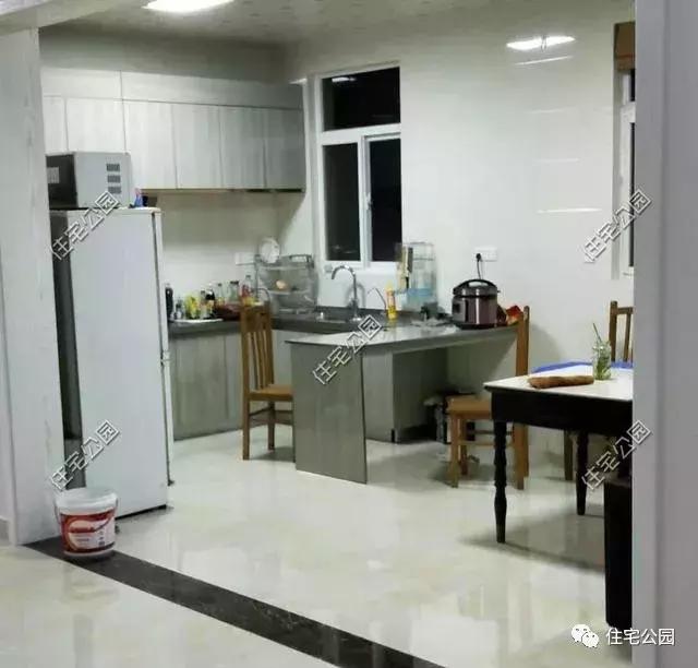 江蘇農(nóng)村花了50萬建成的平房別墅，這樣光伏發(fā)電的屋面見過么