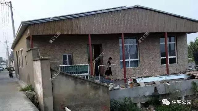 江蘇農(nóng)村花了50萬建成的平房別墅，這樣光伏發(fā)電的屋面見過么