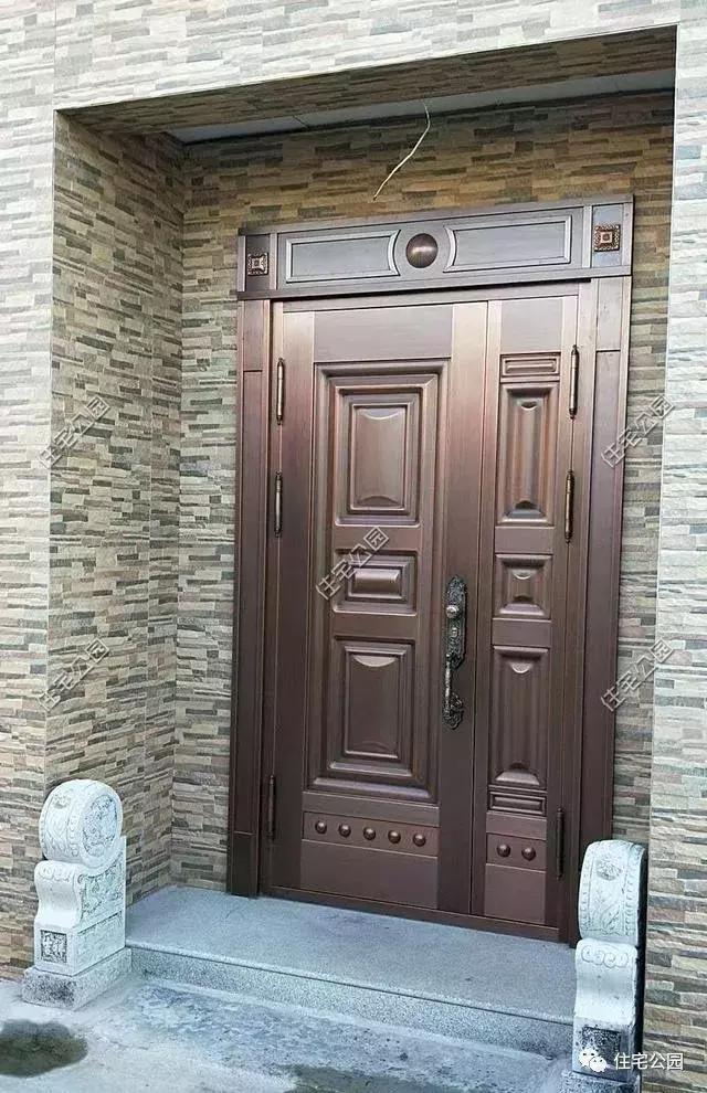 江蘇農(nóng)村花了50萬建成的平房別墅，這樣光伏發(fā)電的屋面見過么