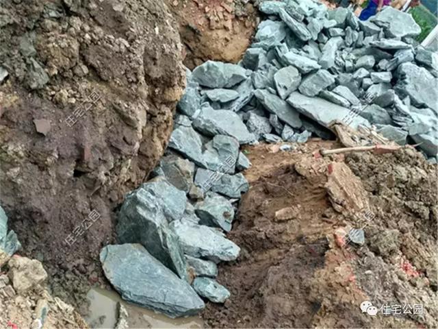 趁熱鬧來(lái)曬曬我的新房子，帶大院的兩層小洋樓，27萬(wàn)蓋好美滋滋