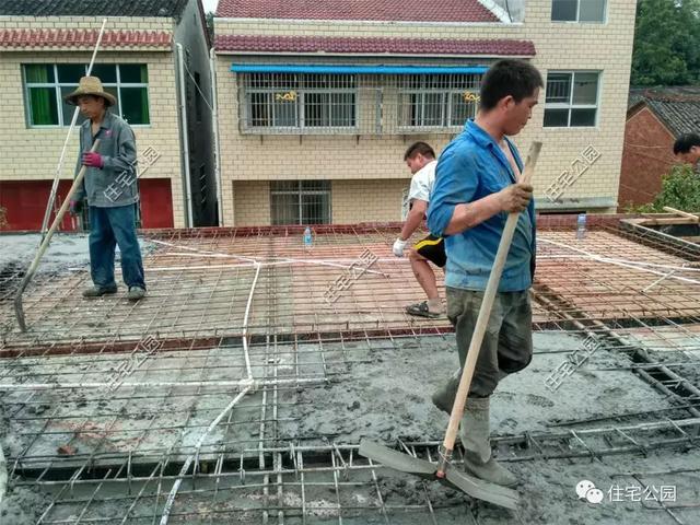 趁熱鬧來(lái)曬曬我的新房子，帶大院的兩層小洋樓，27萬(wàn)蓋好美滋滋