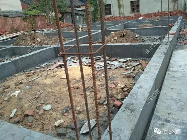 趁熱鬧來(lái)曬曬我的新房子，帶大院的兩層小洋樓，27萬(wàn)蓋好美滋滋