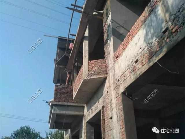 趁熱鬧來(lái)曬曬我的新房子，帶大院的兩層小洋樓，27萬(wàn)蓋好美滋滋