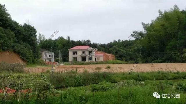 拆掉農(nóng)村40年老宅，花65萬(wàn)建成這棟農(nóng)村別墅，父母都夸好