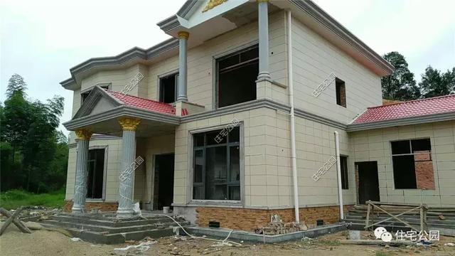 拆掉農(nóng)村40年老宅，花65萬(wàn)建成這棟農(nóng)村別墅，父母都夸好