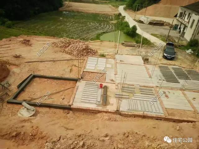 拆掉農(nóng)村40年老宅，花65萬(wàn)建成這棟農(nóng)村別墅，父母都夸好