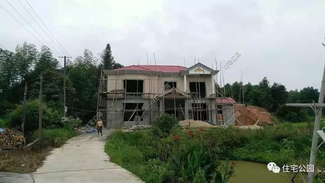 拆掉農(nóng)村40年老宅，花65萬(wàn)建成這棟農(nóng)村別墅，父母都夸好