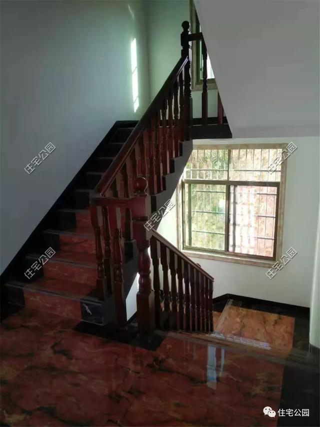 拆掉農(nóng)村40年老宅，花65萬(wàn)建成這棟農(nóng)村別墅，父母都夸好