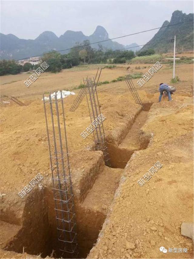 農(nóng)村自建房打地基，山東毛石基礎(chǔ)25萬，江蘇箱形基礎(chǔ)72萬，哪個更結(jié)實(shí)？