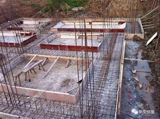 農(nóng)村自建房打地基，山東毛石基礎(chǔ)25萬，江蘇箱形基礎(chǔ)72萬，哪個更結(jié)實(shí)？