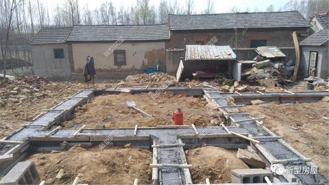 農(nóng)村自建房打地基，山東毛石基礎(chǔ)25萬，江蘇箱形基礎(chǔ)72萬，哪個更結(jié)實(shí)？