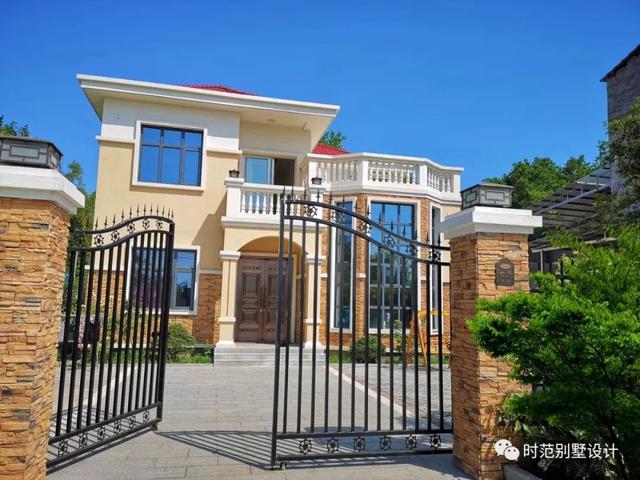 簡單好看的二層小別墅設(shè)計，帶個庭院體面舒適兩全其美，你一定喜歡