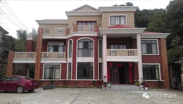 為父母建養(yǎng)老房，三層小別墅60萬蓋成美滋滋，8室4廳，全村最美