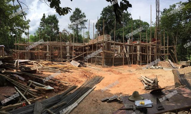 這套二層別墅，光基礎(chǔ)就花了3萬，顏值不夠，施工來湊！