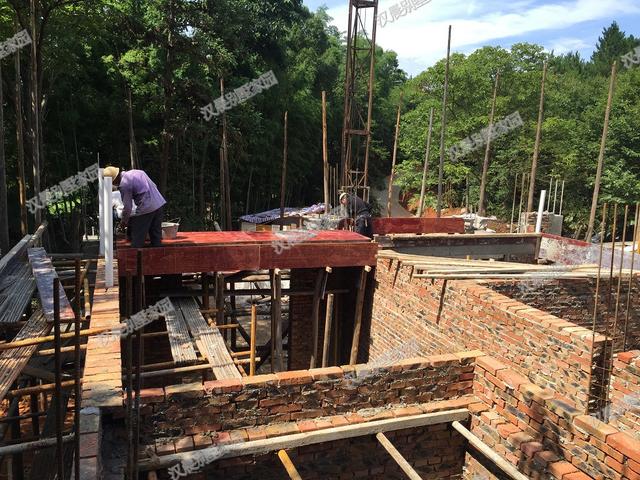 這套二層別墅，光基礎(chǔ)就花了3萬，顏值不夠，施工來湊！