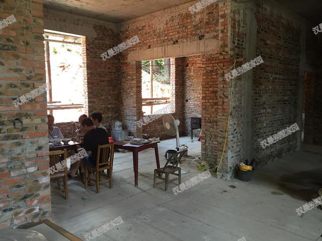 這套二層別墅，光基礎(chǔ)就花了3萬，顏值不夠，施工來湊！