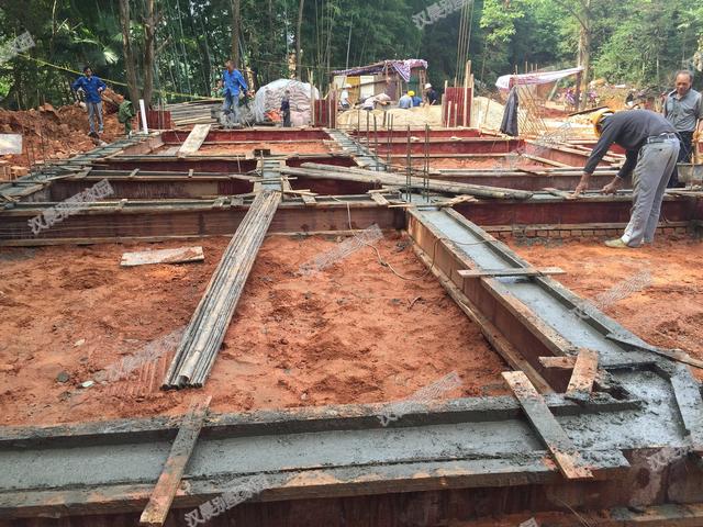 這套二層別墅，光基礎(chǔ)就花了3萬，顏值不夠，施工來湊！