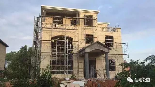 40萬(wàn)建成農(nóng)村養(yǎng)老別墅，全村唯一的挑空客廳，真是美滋滋的！