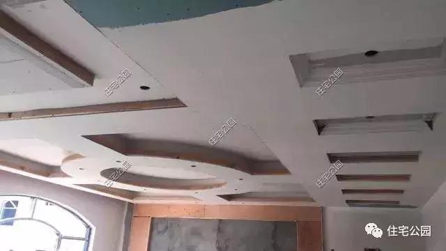 40萬(wàn)建成農(nóng)村養(yǎng)老別墅，全村唯一的挑空客廳，真是美滋滋的！