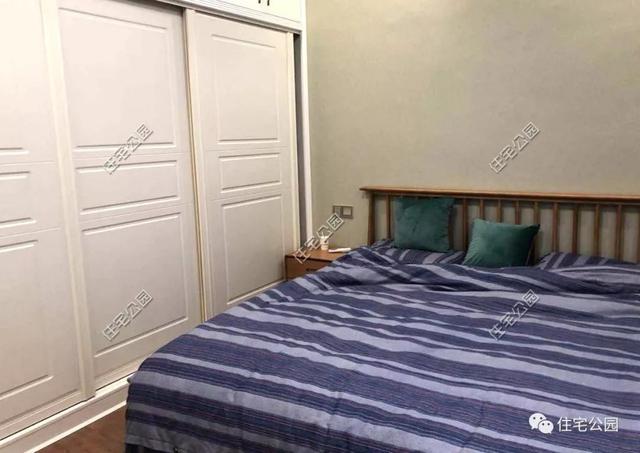 為了回老家工作的女兒，江西父母建三層別墅，小院裝修全做好120萬