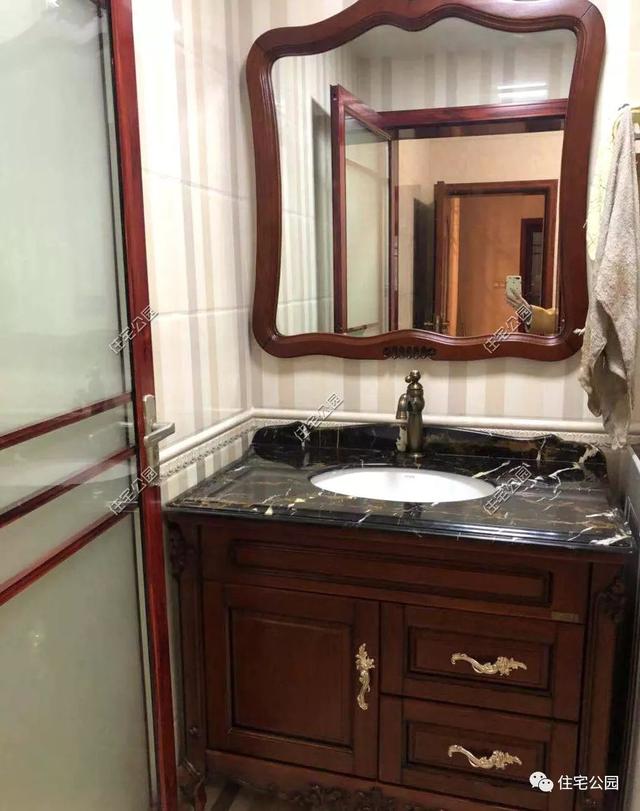 為了回老家工作的女兒，江西父母建三層別墅，小院裝修全做好120萬