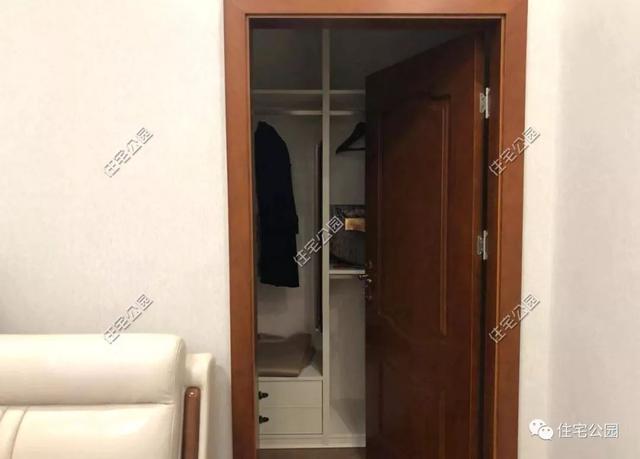 為了回老家工作的女兒，江西父母建三層別墅，小院裝修全做好120萬