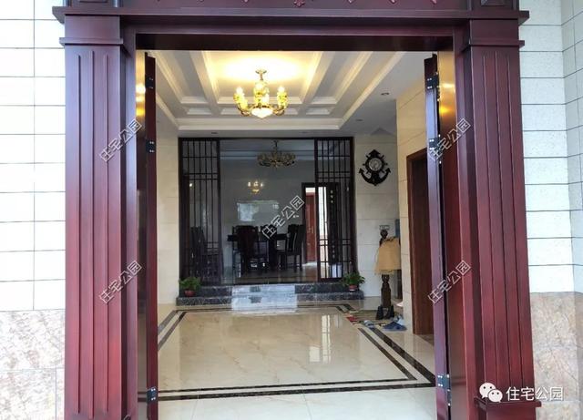 為了回老家工作的女兒，江西父母建三層別墅，小院裝修全做好120萬