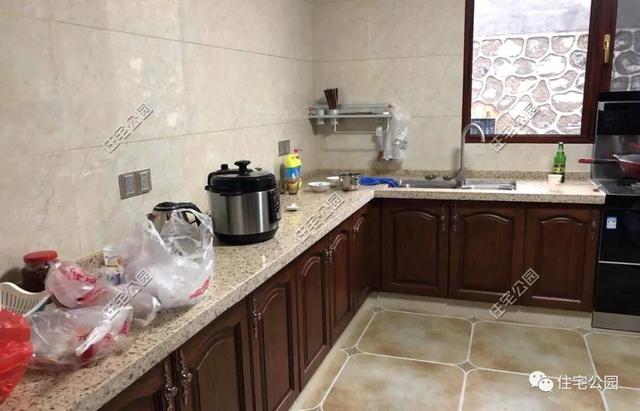 為了回老家工作的女兒，江西父母建三層別墅，小院裝修全做好120萬