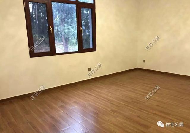 為了回老家工作的女兒，江西父母建三層別墅，小院裝修全做好120萬