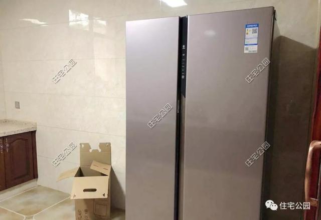 為了回老家工作的女兒，江西父母建三層別墅，小院裝修全做好120萬