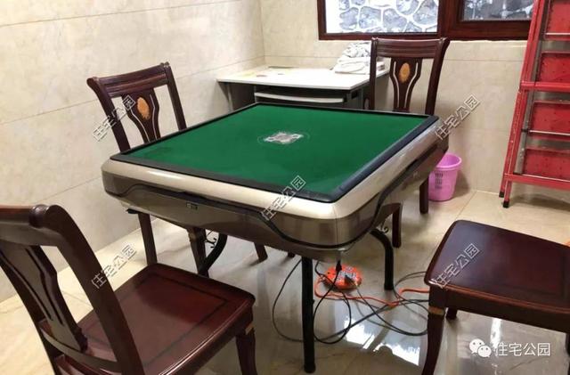 為了回老家工作的女兒，江西父母建三層別墅，小院裝修全做好120萬