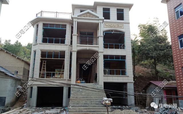 浙江農(nóng)村小伙自行設(shè)計(jì)，三層別墅花80萬建成，大家覺得如何？