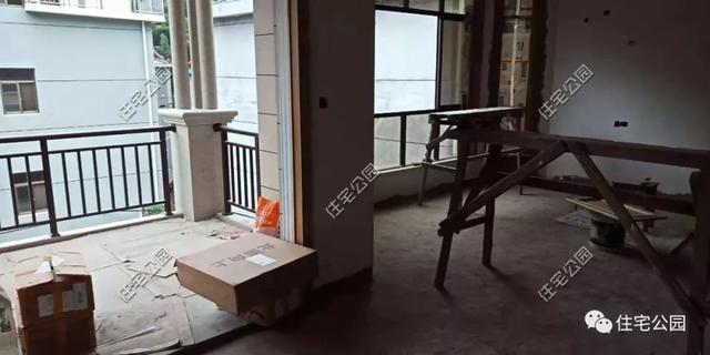 浙江農(nóng)村小伙自行設(shè)計(jì)，三層別墅花80萬建成，大家覺得如何？