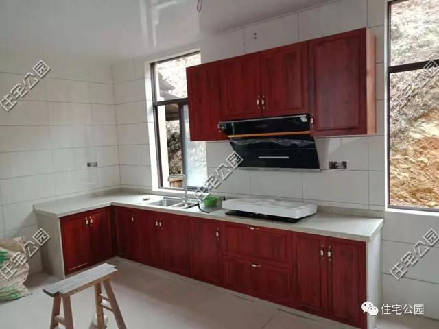 浙江農(nóng)村小伙自行設(shè)計(jì)，三層別墅花80萬建成，大家覺得如何？