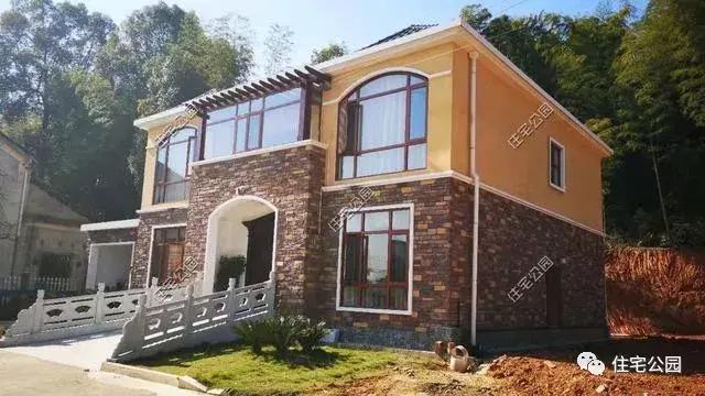 湖南農(nóng)村自建2層漂亮別墅，土建50萬裝修70萬，這樣式真漂亮