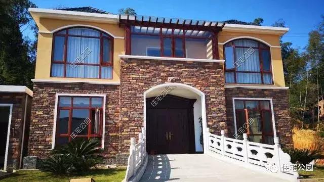 湖南農(nóng)村自建2層漂亮別墅，土建50萬裝修70萬，這樣式真漂亮