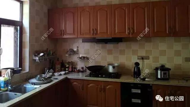 湖南農(nóng)村自建2層漂亮別墅，土建50萬裝修70萬，這樣式真漂亮