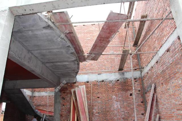 很多包工頭不做的旋轉(zhuǎn)樓梯，其實非常簡單！