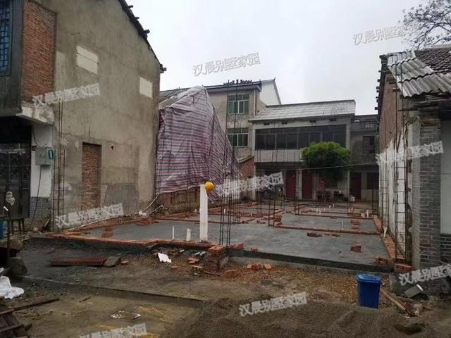 兩面鄰居開間只有8.8米，怎么建房？看看這套花50萬建成的中式別墅！