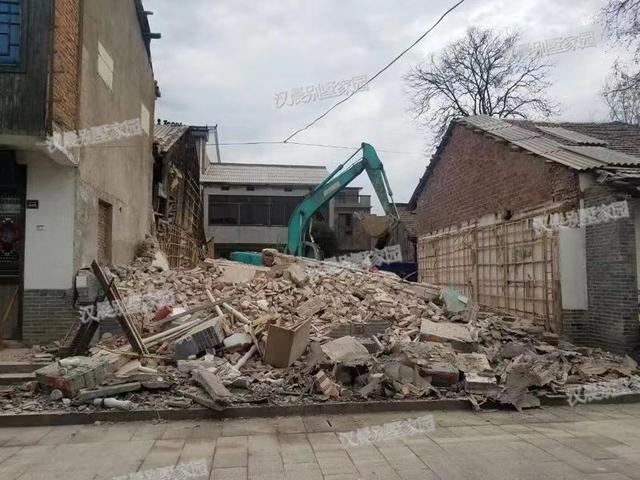 兩面鄰居開間只有8.8米，怎么建房？看看這套花50萬建成的中式別墅！