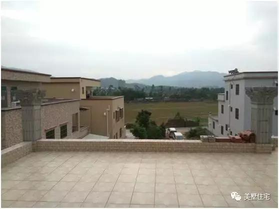 廣東農(nóng)村小伙修建二層半別墅，主體帶小院子30萬(wàn)，苦累都值得