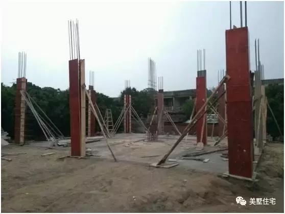 廣東農(nóng)村小伙修建二層半別墅，主體帶小院子30萬(wàn)，苦累都值得