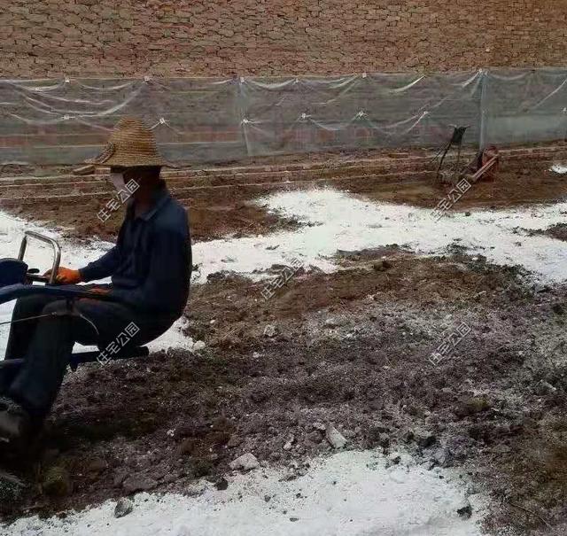 陜西農(nóng)村自建2層別墅，造價(jià)30萬，坡屋頂建成這樣，真不怕漏雨嗎