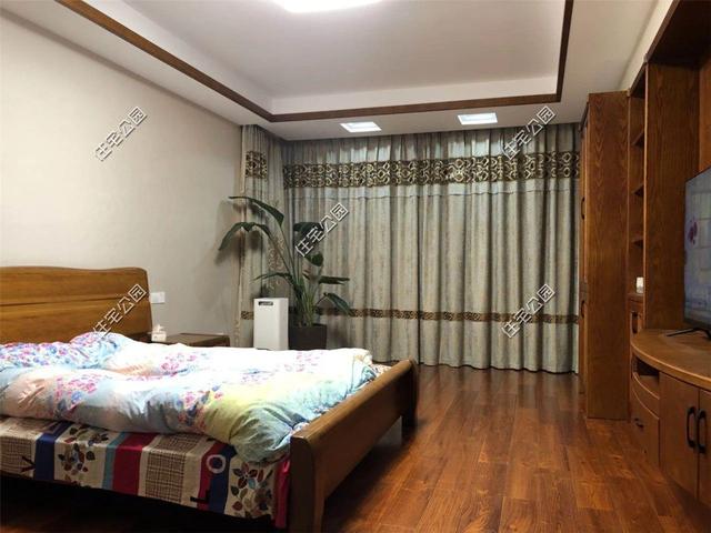 紅磚缺貨，石子每車1200，花了150萬(wàn)終于建起這棟農(nóng)村三層別墅