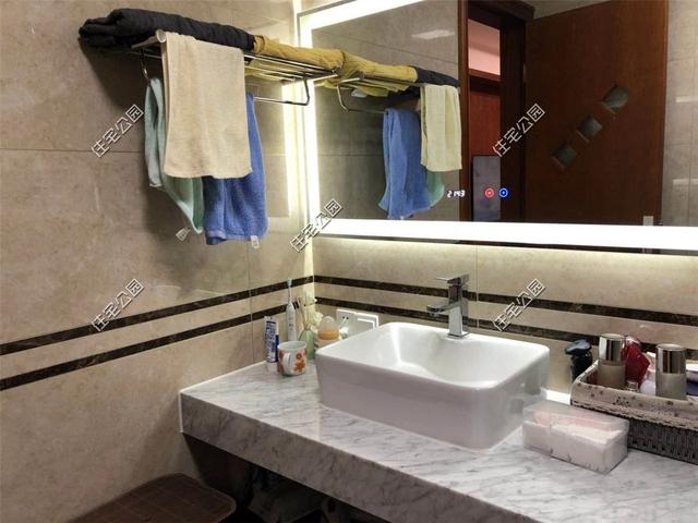 紅磚缺貨，石子每車1200，花了150萬(wàn)終于建起這棟農(nóng)村三層別墅